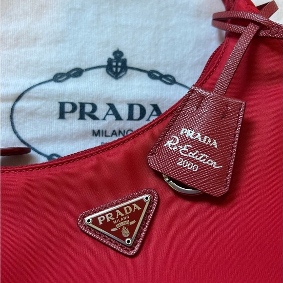 Prada Re-Edition 2000 Nylon Bag Rosso - Picture 9 of 9